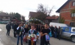 Suze i jecaji na rastanku od tragično stradalog mladića u Nemačkoj: Marko Zdravković sahranjen uz zvuke posmrtnog marša (FOTO)
