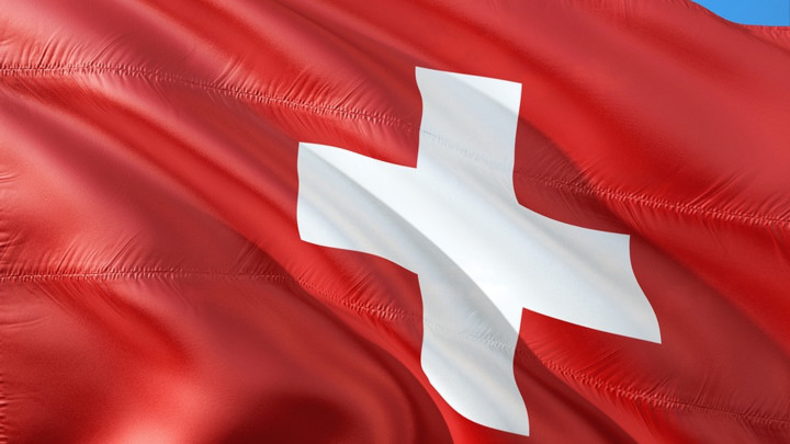 Švajcarci na referendumu podržali novi zakon o oružju