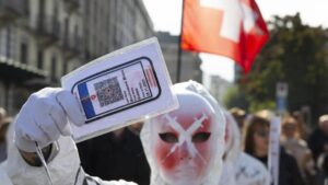 Švajcarci sutra na referendumu glasaju o ukidanju kovid restrikcija