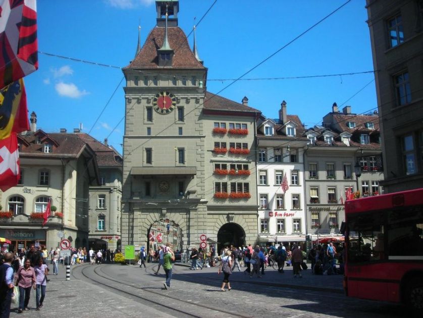 Švajcarska uvela obavezu nošenja maski u prevozu
