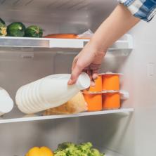 Svaka namirnica ima SVOJE MESTO U FRIŽIDERU: Mleko nikako ne smete da držite u vratima, a jaja imaju poseban način čuvanja