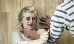 Svaka peta stara osoba preživela nasilje, nasilnik najčešće sin ili unuk!