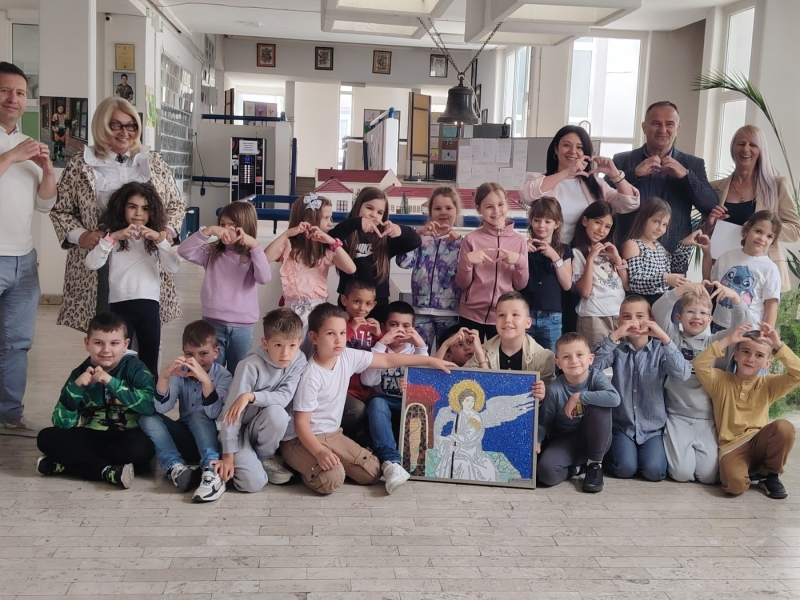 “Sve boje ljudskosti” u Vranju: Akcija da slikama oplmene specijalne škole na jugu