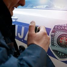 Sve raspoložive patrole blokirale Obrenovac: Policija u poteri za razbojnikom koji je ukrao auto u kom je bila devojčica (12)