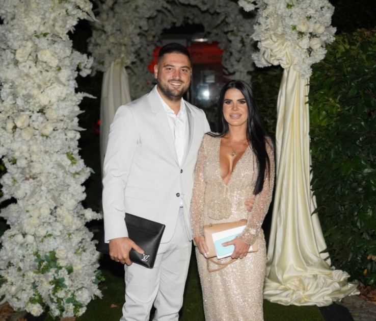 Sve u zlatnim, belim i bež tonovima: Ljuba Perućica odškrinuo vrata porodičnog doma i sve ostavio bez daha FOTO