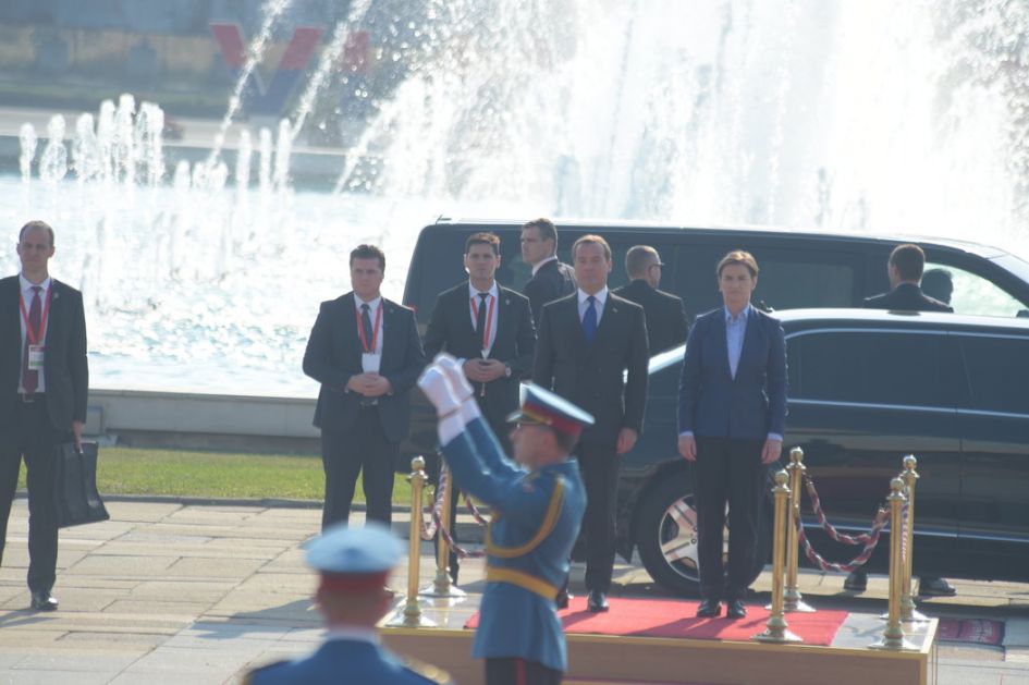 Medvedev: Čestitam godišnjicu, želim vam mir, slobodu, prosperitet i blagostanje