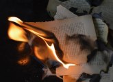 Švedska policija odobrila: Spaliće Bibliju i Toru