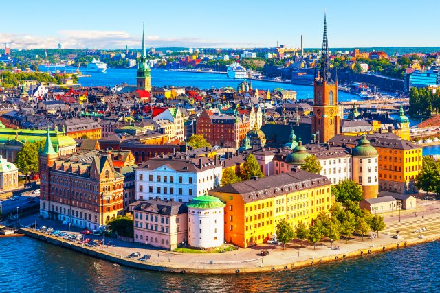 Švedska spušta kamatne stope