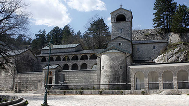 Sveštenstvo Mitropolije crnogorsko-primorske podržava Amfilohija