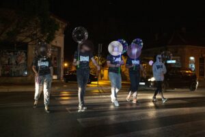 Svetleći balon za prelazak ulice