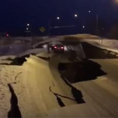 Svi UŽASI zemljotresa u jednoj fotografiji: Upozorenje na CUNAMI povučeno, Aljaska već DEVASTIRANA (FOTO, VIDEO)