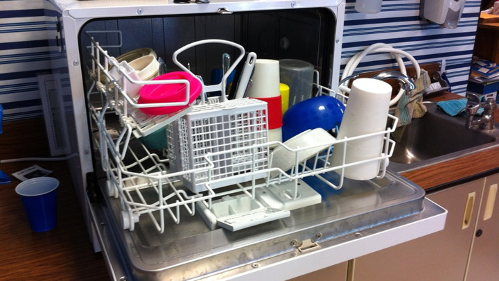 Svi grešite - Evo kako se pravilno slaže posuđe u mašini za pranje sudova!