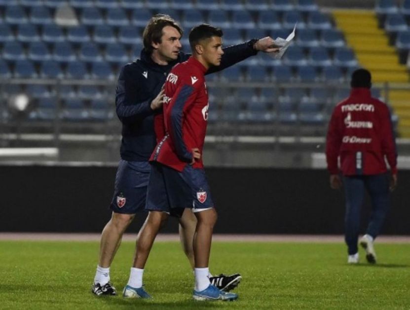 TAKTIKA U FOKUSU: Evo šta Dejan Stanković radi sa fudbalerima Crvene zvezde na Kipru (FOTO)