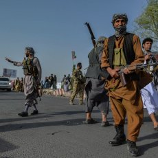 TALIBANI VODE ULIČNE BORBE ZA SVAKU ZGRADU I POLJA MAKA: Snažna ofanziva u Avganistanu ulazi u krvavu završnicu (FOTO/VIDEO)