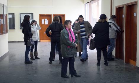 TAPKANJE U MRAKU Od početka krize u Srpskoj 6.000 manje zaposlenih