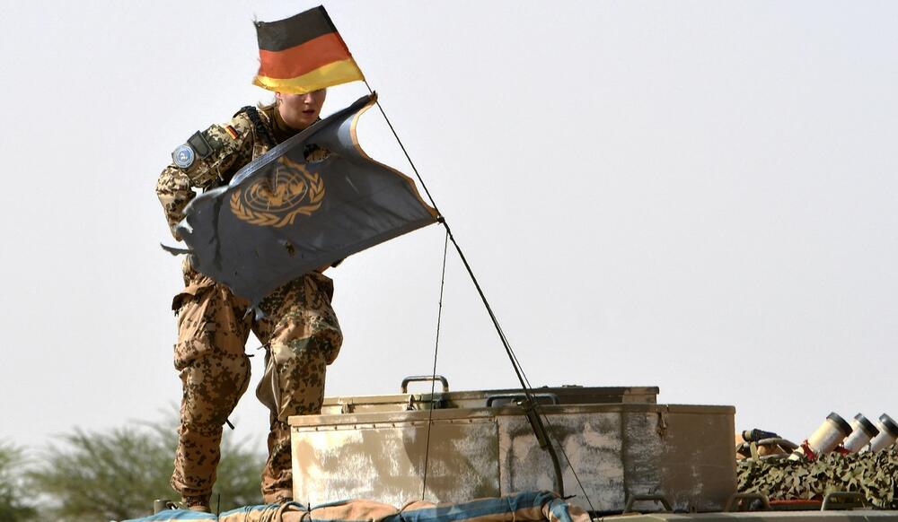 TERORISTA SAMOUBICA SE RAZENO U NAPADU NA NEMAČKU PATROLU: Povređeno najmanje 15 nemačkih vojnika iz UN misije u Maliju!