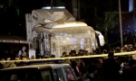 TERORISTIČKI NAPAD U GIZI: Najmanje dvoje mrtvih i 12 ranjenih ljudi u eksploziji bombe pored turističkog autobusa (FOTO)