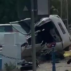 TEŠKA NESREĆA KOD NOVOG SADA: Vozilo udarilo u banderu i autobus, vatrogasci SEKLI AUTO da izvuku povređenu ženu