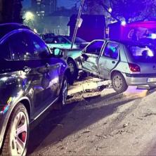 TEŠKA SAOBRAĆAJNA NESREĆA U NIŠU: Sudarila se dva automobila, jedan potpuno uništen!