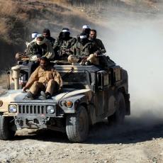 TEŠKE BORBE PROTIV TERORISTA U TOKU! Talibani napali jedan od najvećih gradova u Avganistanu! (FOTO)