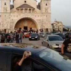 TORTURA ŠIROM CRNE GORE: Protestna kolona vozila u Podgorici, UHAPŠEN opozicioni aktivista Dajković (VIDEO)