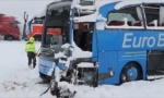 TRAGEDIJA NA AUTOPUTU KOD LESKOVCA: Prevrnuo se autobus, troje poginulo, 30 povređenih (FOTO+VIDEO)