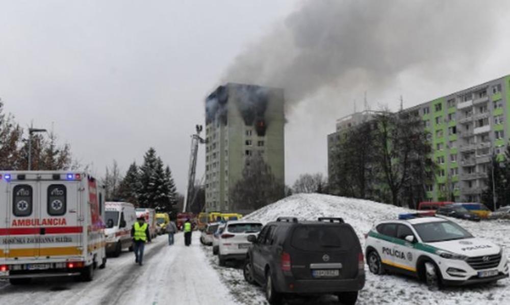 TRAGEDIJA! NAJMANJE PETORO POGINULO U SLOVAČKOJ: Strašna eksplozija gasa izazvala požar, mnogo povređenih (FOTO)