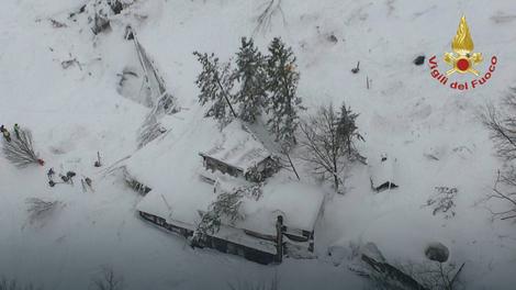 TRAGEDIJA U ITALIJI Snežna lavina obrušila se na hotel nakon niza zemljotresa, IMA MNOGO MRTVIH