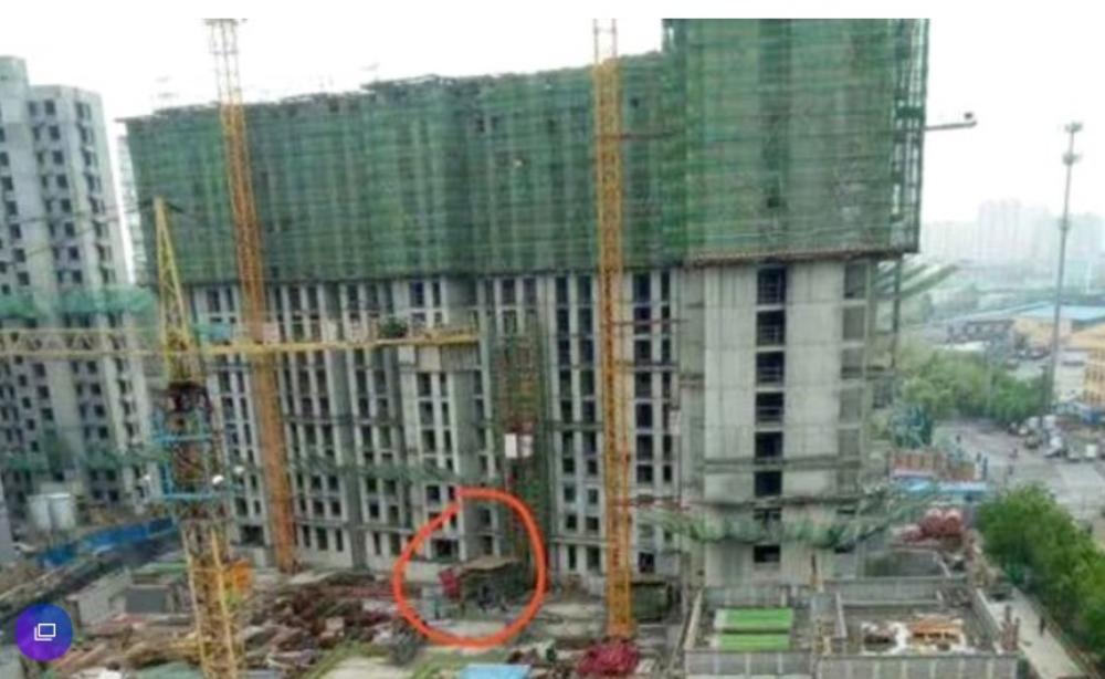 TRAGEDIJA U KINI: Srušio se lift na gradilištu poginulo 11 radnika!