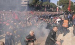 TRAŽE ODLAZAK EDIJA RAME: Sukobi na protestima u Tirani (FOTO)