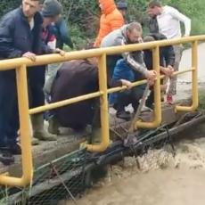 TRI MESECA AGONIJE: Porodica još uvek traži dečaka (6) koji je upao u nabujali potok u Bosni! (VIDEO)