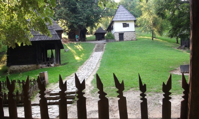 TRI SELA IZ SRBIJE: Kandidati za najlepša na svetu