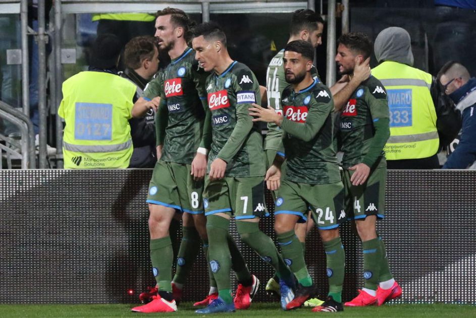 TRIJUMFOVALI NA SARDINIJI: Napoli golom Mertensa pobedio Kaljari! (VIDEO)