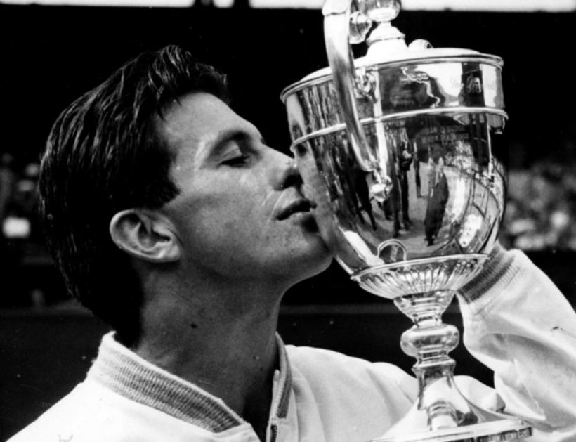 TUŽAN DAN ZA BELI SPORT: Legandarni australijski teniser preminuo u 83. godini života (FOTO)