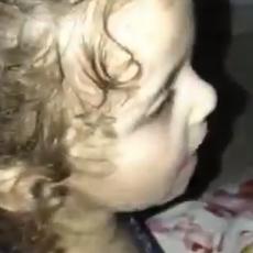 TUŽNA ISTINA BRUTALNOG RATA NA BLISKOM ISTOKU! Devojčica molitvom tera bombe od sebe i svoje porodice (VIDEO)
