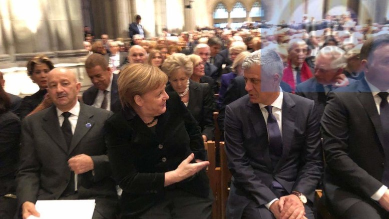 Tači pored Merkelove na sahrani Džordža Buša