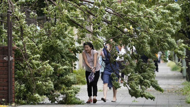 Tajfun u Japanu – poginula jedna osoba, desetine povređeno