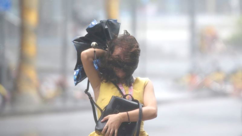 Tajfun zahvatio Kinu, raste broj žrtava na Filipinima