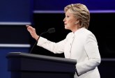 Tajna Hilarinih debatnih odela - Crveno, plavo, belo /FOTO