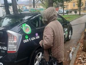 Taksi udruženje iz Vranja besplatno vozi obolele od raka na terapije