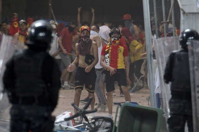 Talas navijačkog nasilja u Tunisu naterao fudbalske vlasti na nesvakidašnji korak