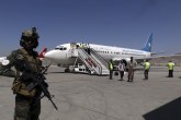 Talibani zaustavili avione za evakuaciju; stotine ljudi žele da napuste zemlju; plašim se