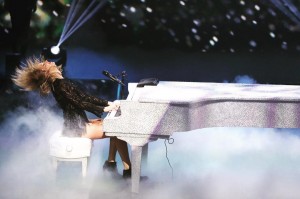 Taylor Swift zagrejala publiku na Super Bowlu pred Lady Gagin nastup