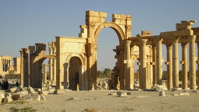 Teroristi uništili deo rimskog teatra u Palmiri