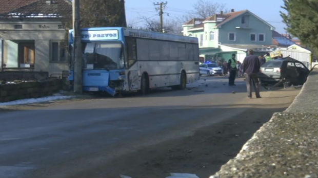 Teška nesreća kod Leskovca – vozač poginuo, četvoro povređenih