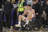 Teška povreda Šenguna – u invalidskim kolicima napustio teren VIDEO