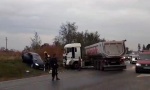 Teška saobraćajna nesreća kod Iriga: Sa sahrane krenuli kući, pa na njih naleteo kamion (FOTO+VIDEO)