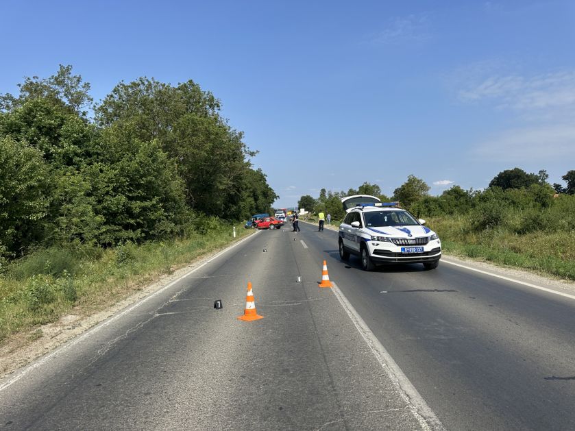Teška saobraćajna nezgoda u Deževi: Mladić hitno transportovan za Beograd