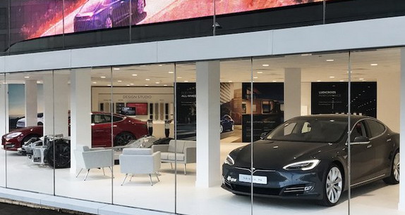 Tesla Motors otvorio svoj najveći autosalon u Evropi