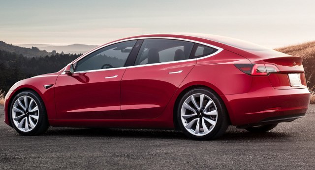 Tesla: Uplatite još 2.500 $ da potvrdite rezervaciju